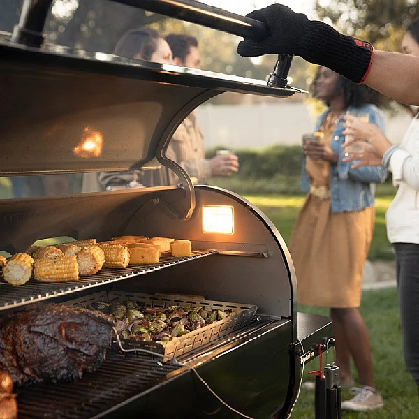 Weber Smoke Fire EPX4 Stealth Black Wood Pellet Grill 2 Weber Smoke Fire EPX4 Stealth Black Wood Pellet Grill - Image 2