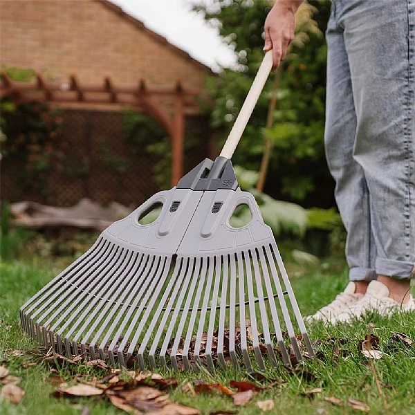 Kent & Stowe 3-in-1 Garden Rake 2 Kent & Stowe 3-in-1 Garden Rake - Image 2